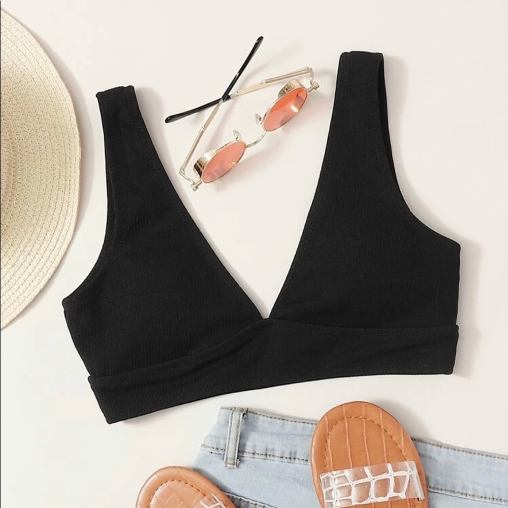 SHEIN Black V-Neck Ribbed Bikini Top